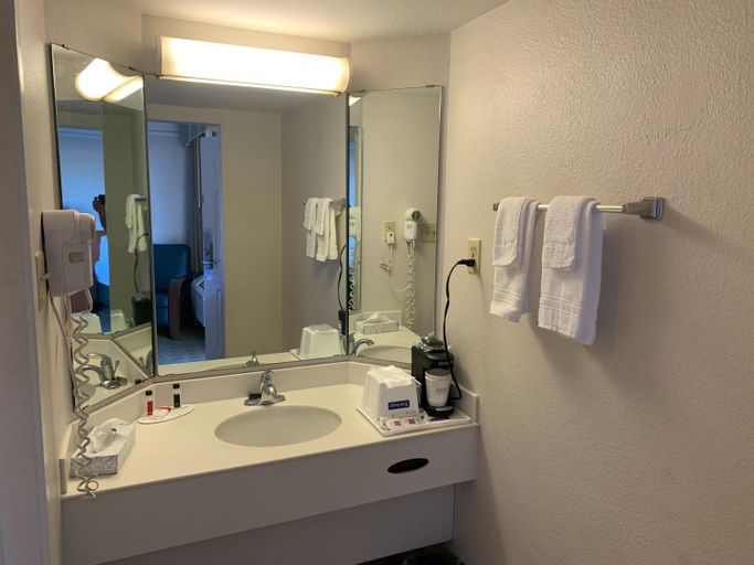 Bathroom 15