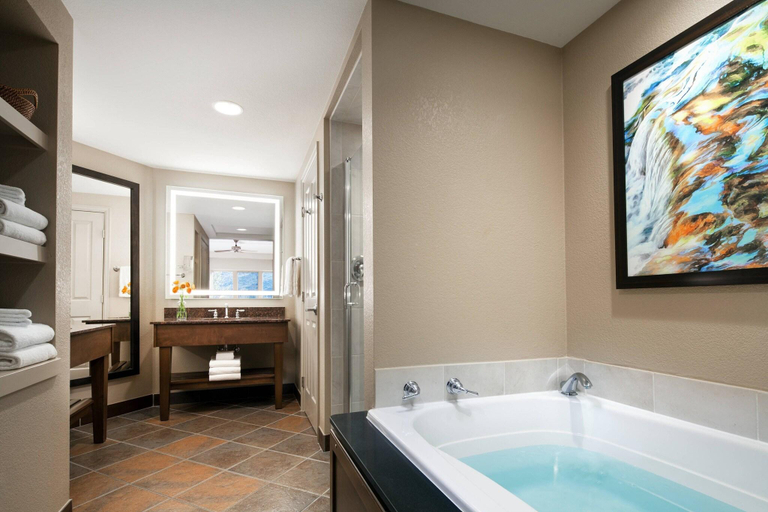 Bathroom, Sheraton Lakeside Terrace Villas, Eagle