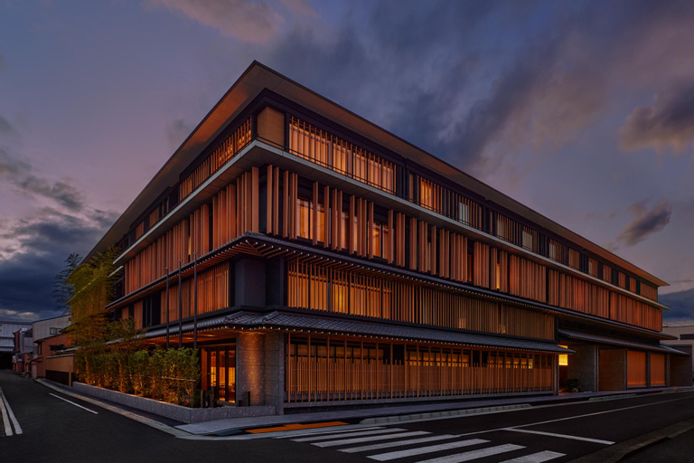 Exterior 9