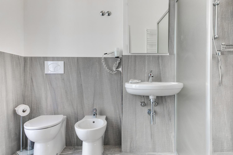 Bathroom 4, Hotel Quisisana, Rimini