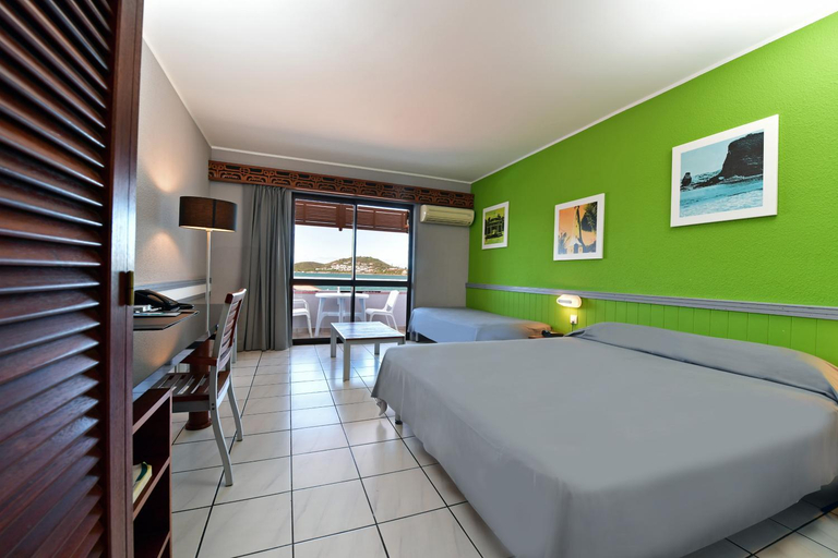 Bedroom 2, Le Stanley Hotel and Suites, Nouméa