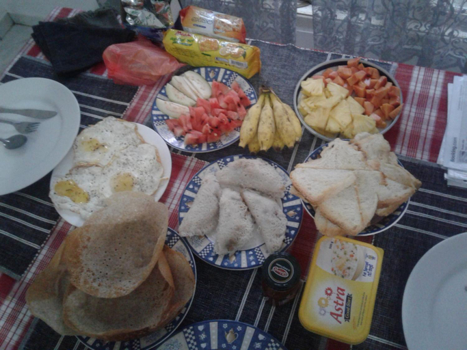 Food & Drinks 4, Anusha Apartment 15 Homestay, Galle Four Gravets