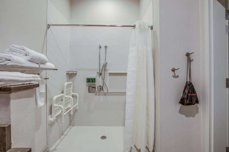 Bathroom 5, Fairfield Inn & Suites by Marriott Whitewater, Walworth