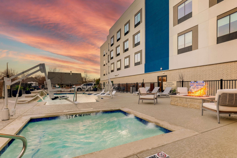 Sport & Beauty, Hampton Inn & Suites Weatherford, Parker