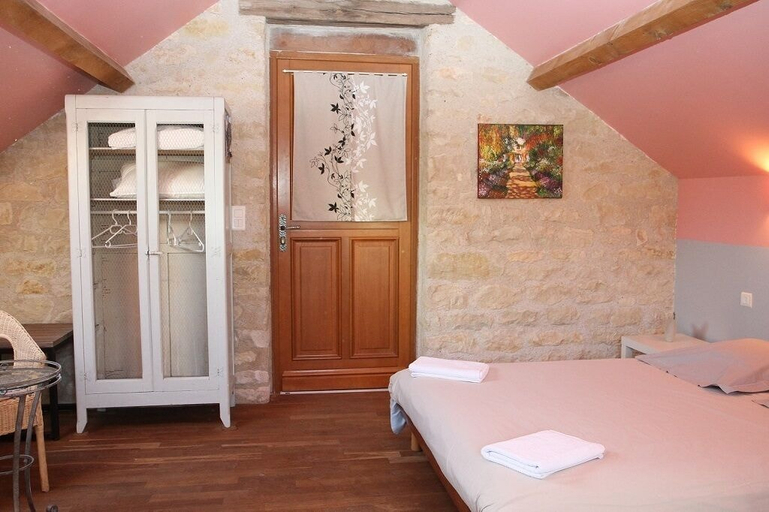 Bedroom 4, La Cuvellerie, Nièvre