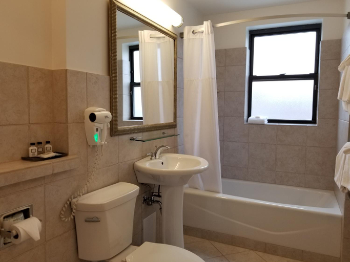 Bathroom 4, Hotel Versey Chicago Lincoln Park, Cook