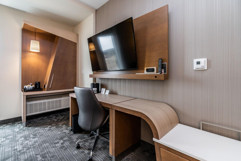Bedroom 2, Courtyard by Marriott Burlington, Halton