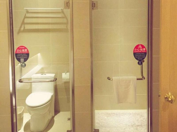 Bathroom 4, GreenTree Inn Taizhou Dongfeng Road, Taizhou