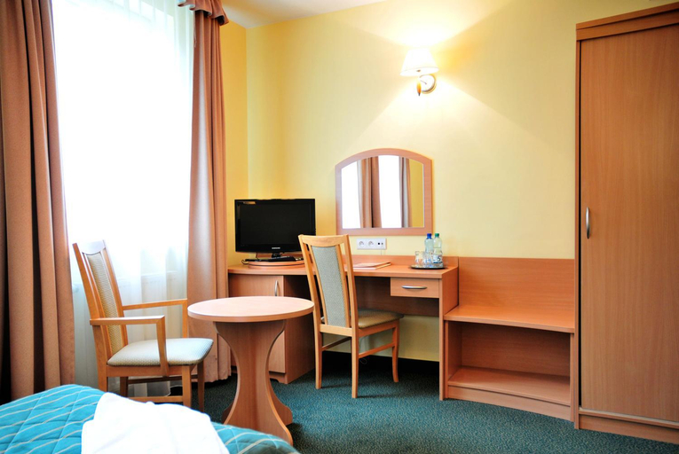 Bedroom 3, Hotel Wodnik, Bełchatów