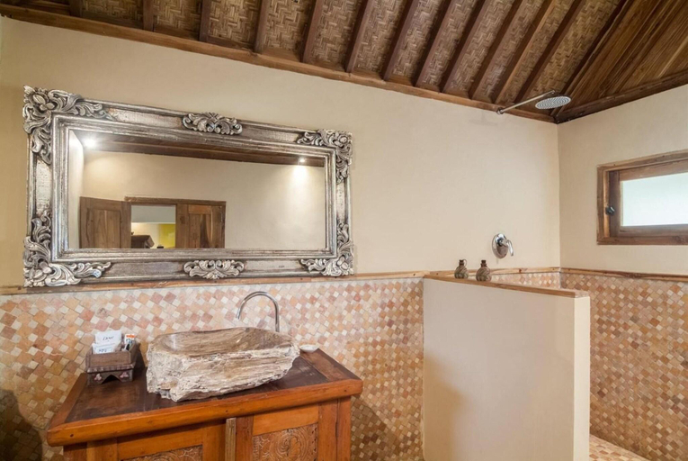 Bathroom 5, Dolcemare Resort, Lombok