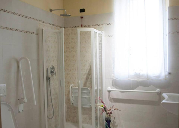 Bathroom 4