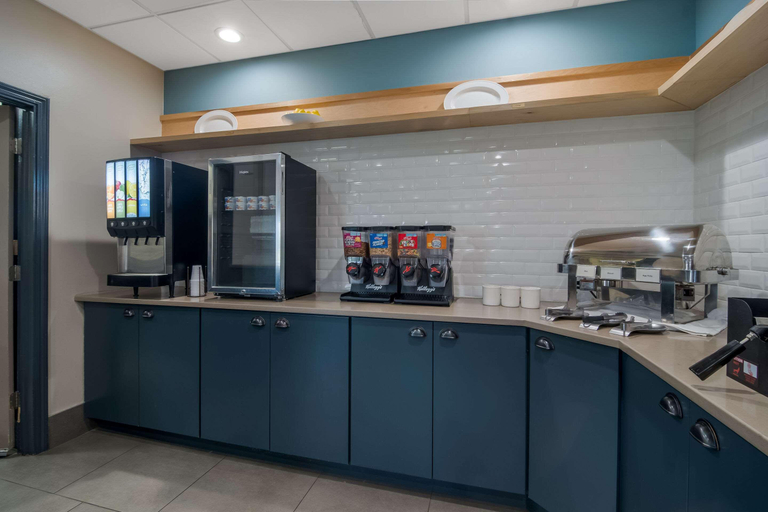 Food & Drinks 5, Country Inn & Suites by Radisson, Goldsboro, NC, Wayne