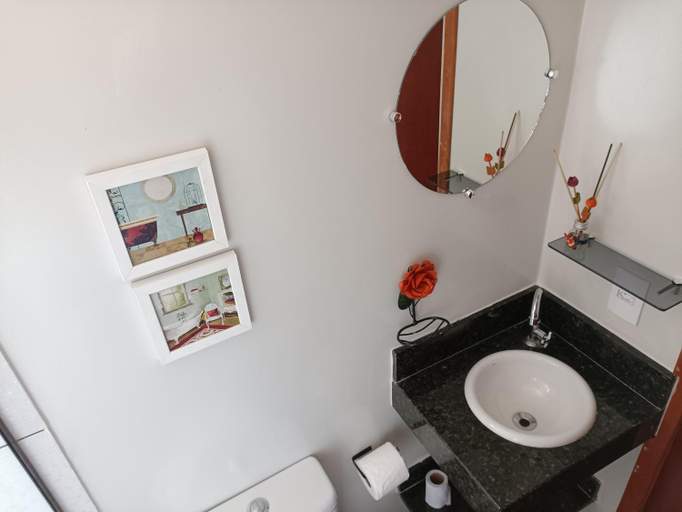 Bathroom 5, Alpha Hospedaria & Hostel, Londrina