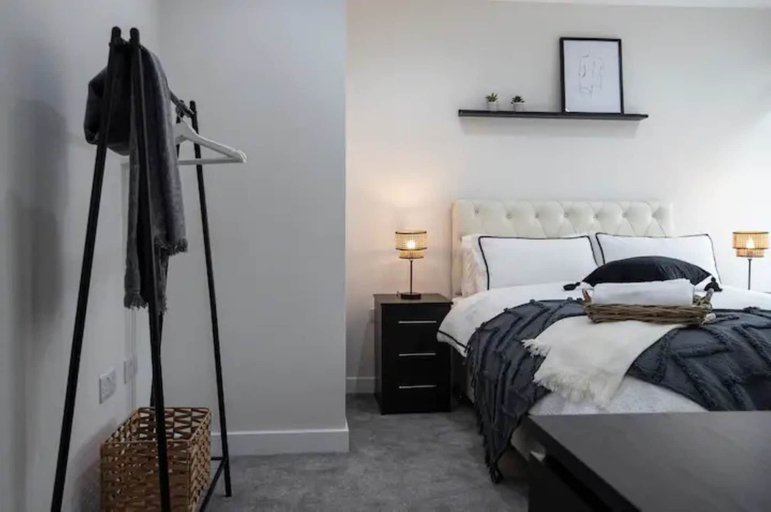 Bedroom 2, Chapel House, London