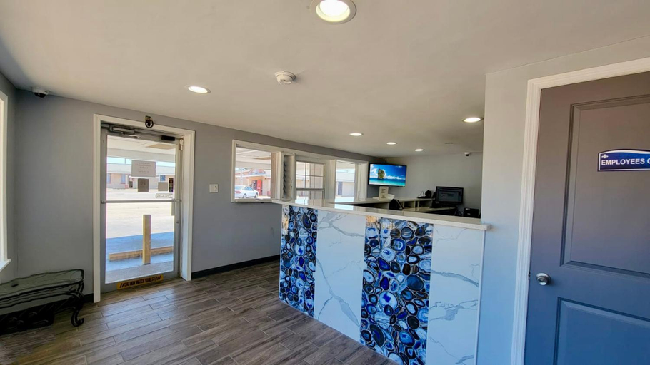 Public Area 3, Budget Inn & Suites, Lauderdale