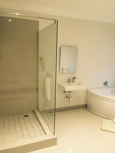 Bathroom 4, The Milkwood Beach Apartments, eThekwini
