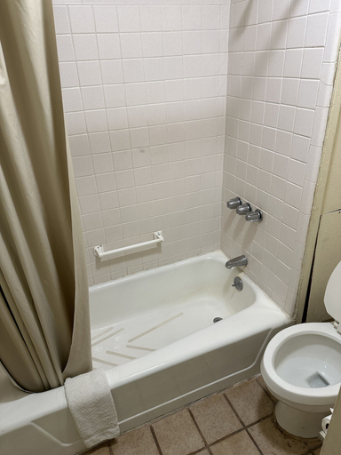 Bathroom 3, Best Inn, Montgomery