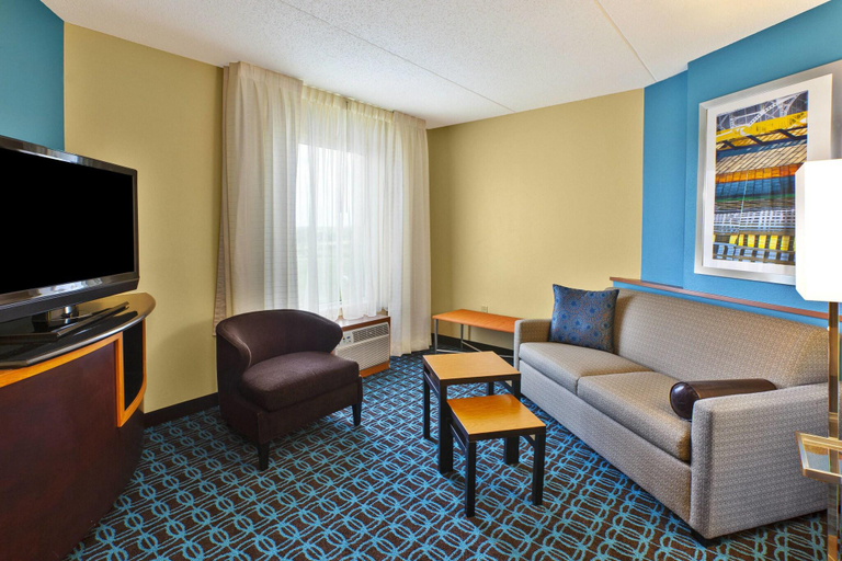 Bedroom 4, Fairfield Inn & Suites Lexington North, Fayette
