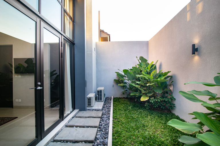Others 5, De Calamus, Tabanan