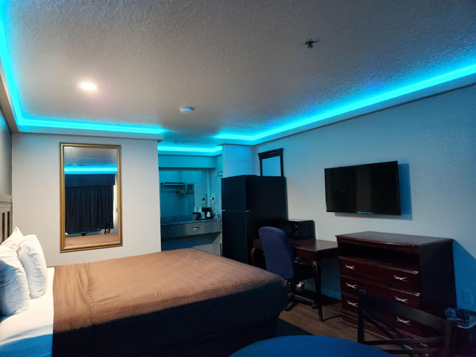Bedroom 3, Express Inn Hobby, Houston