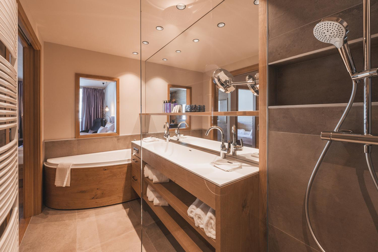 Bathroom 4, Hotel Familiamus, Bolzano