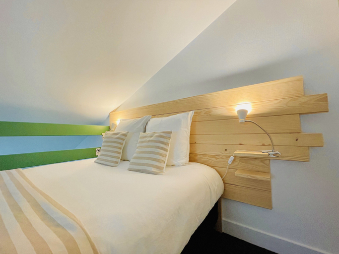 Bedroom 3, Meublés de Louvel, Charente