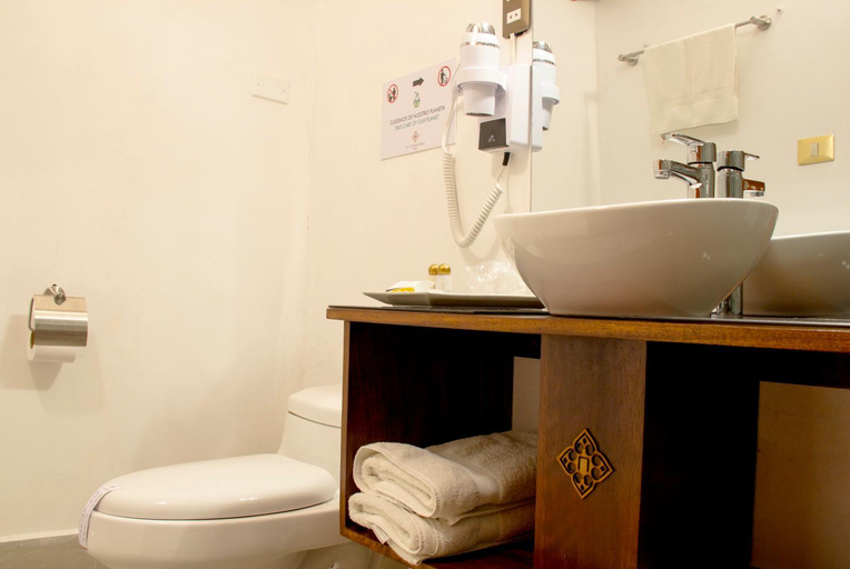 Bathroom 3, La Casona Real Cusco, Cusco