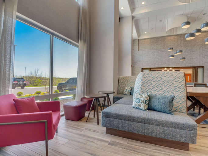 Public Area 2, Hampton Inn & Suites Williamstown Ark Encounter, Grant