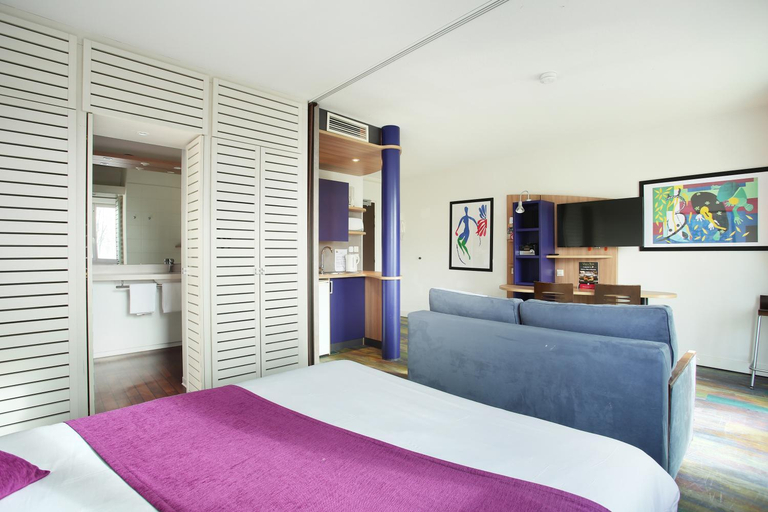 Bedroom 2, Suite Home, Loiret