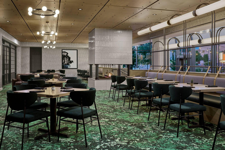 Food & Drinks 5, Delta Hotels By Marriott Muskegon Lakeshore Conven, Muskegon