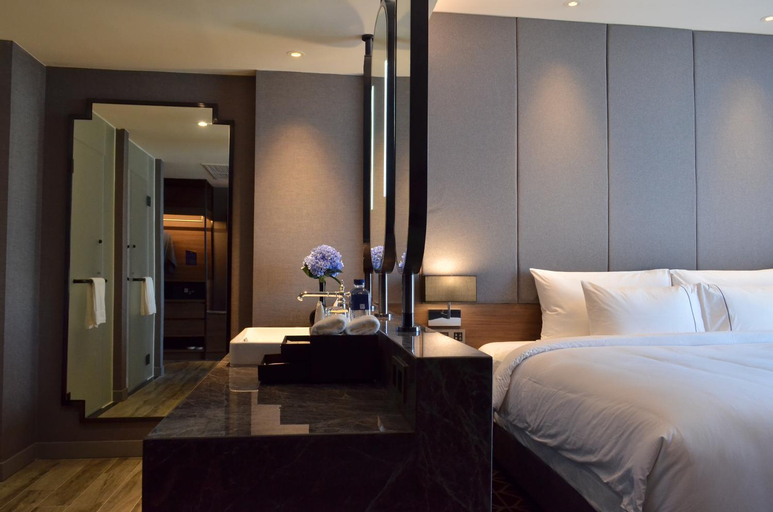 Bedroom 3, Ayathorn Bangkok, Pom Pram Sattru