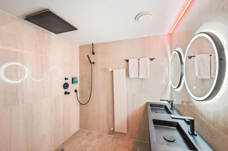 Bathroom 5, Becozy Self Check-in & Pop-up Hotel, Basel