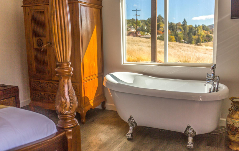Bathroom 5, Quiet Mind Mountain Retreat, San Diego