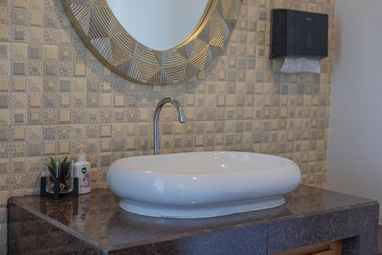 Bathroom 2, Lavender - Taman Tanda, Tabanan