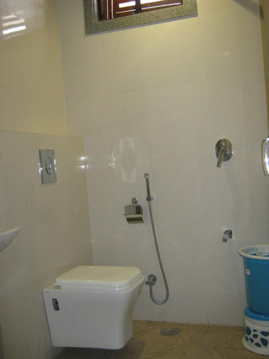 Bathroom 5, Hotel Navaratan Palace, Ajmer