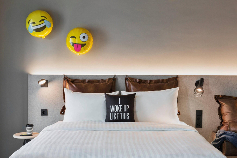 Bedroom 4, Moxy Munich Ostbahnhof, München