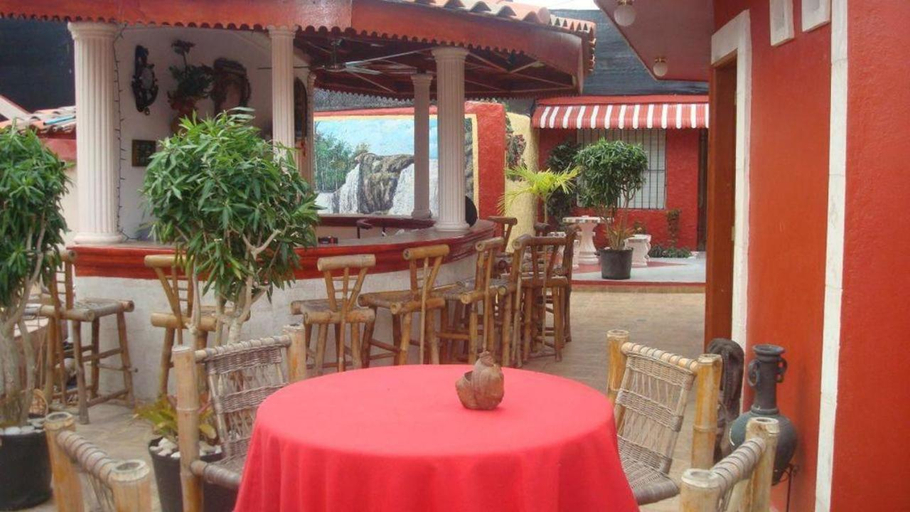 Food & Drinks 4, Hotel El Tronco Inc, Boca Chica