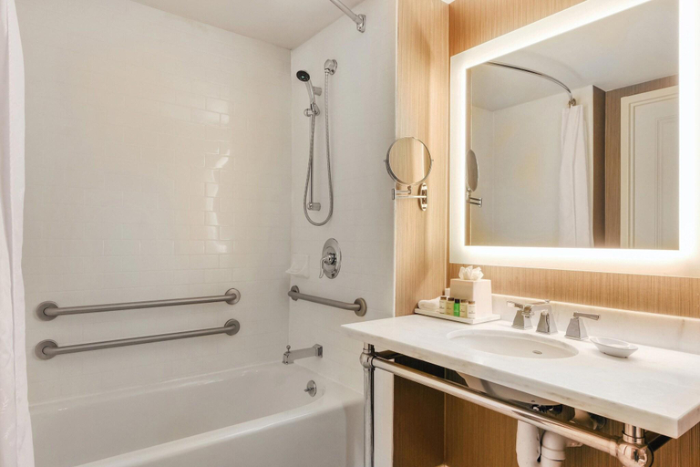 Bathroom 3, Sheraton Tarrytown Hotel, Westchester