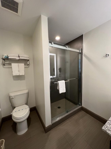 Bathroom 11