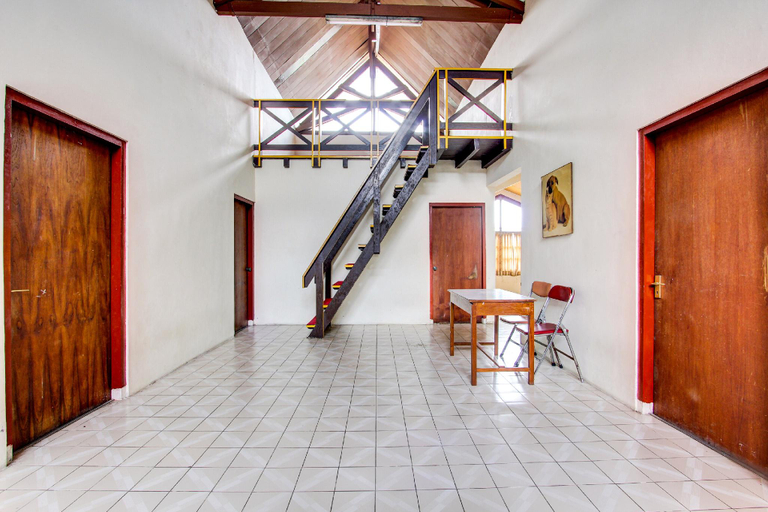Lobby 2, Hotel O Asta Guesthouse, Sleman