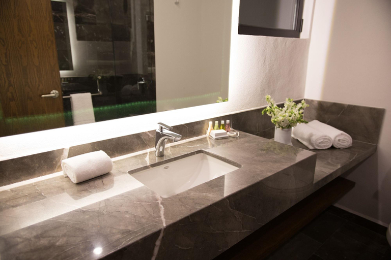 Bathroom 4, Gumont Guadalajara López Mateos - Minerva, Guadalajara