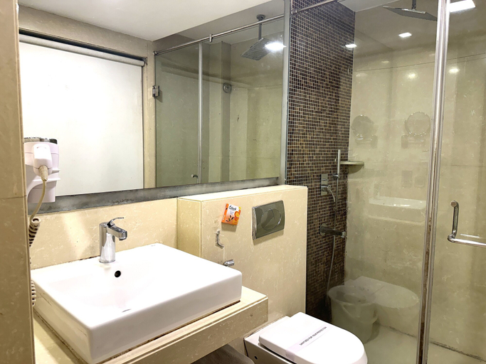 Bathroom 4, Hotel Good Times, Delhi