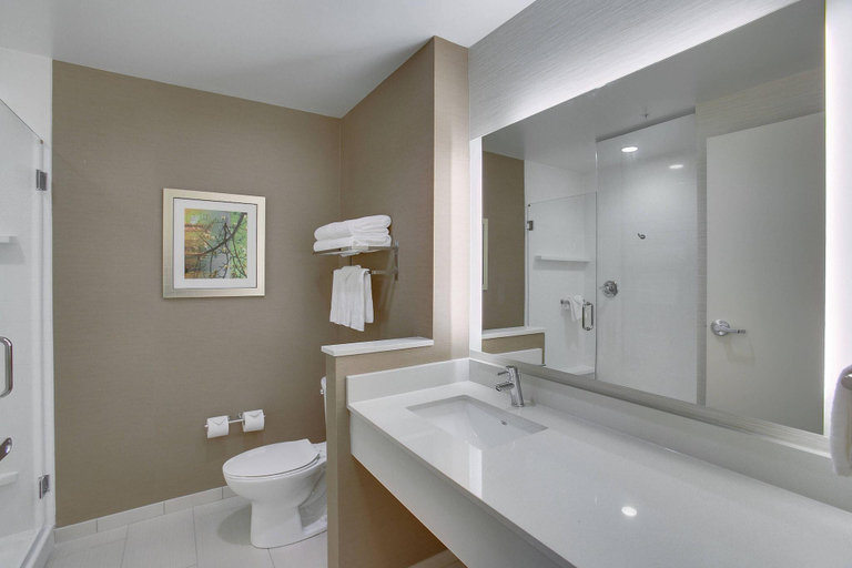 Bathroom 5, Fairfield Inn & Suites by Marriott Wichita East, Sedgwick