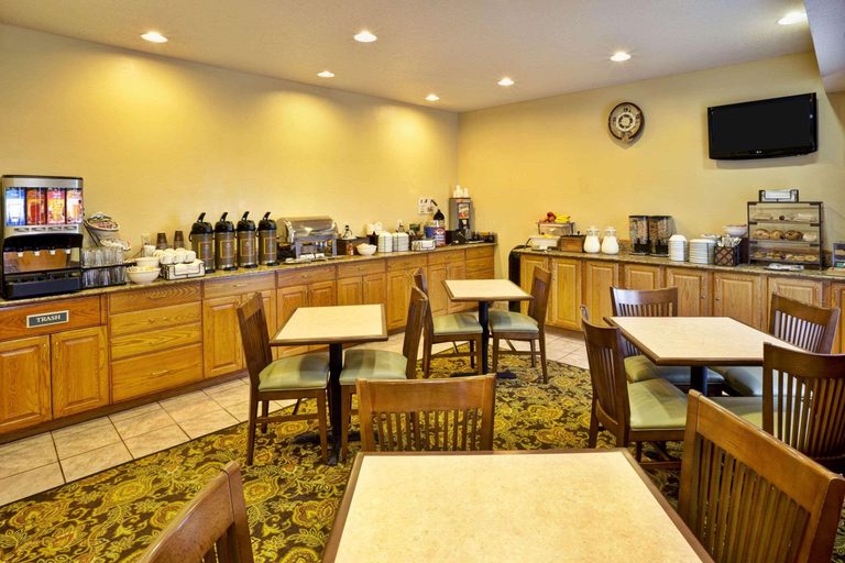 Food & Drinks, Country Inn Suites By Radisson Marion Oh, Marion