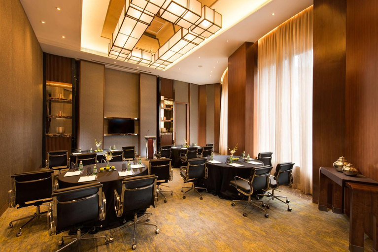 Food & Drinks 4, Conrad Pune, Pune