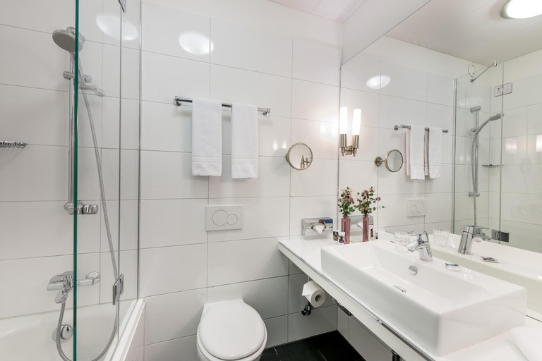 Bathroom 7