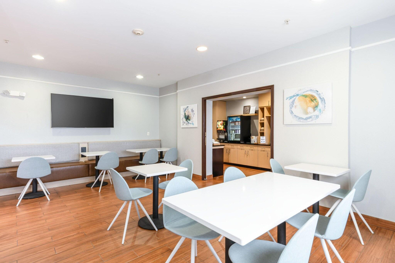 Food & Drinks 5, Towneplace Suites Fredericksburg, Spotsylvania