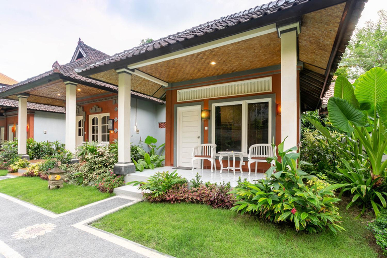 Exterior 4