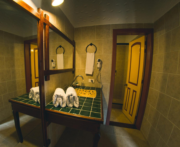 Bathroom 5, Termales El Otono, Villamaría