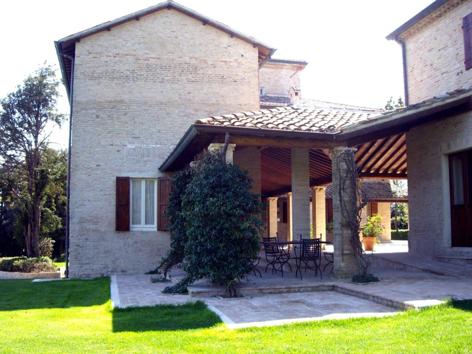 Exterior & Views 2, Castello Montegiove, Pesaro E Urbino